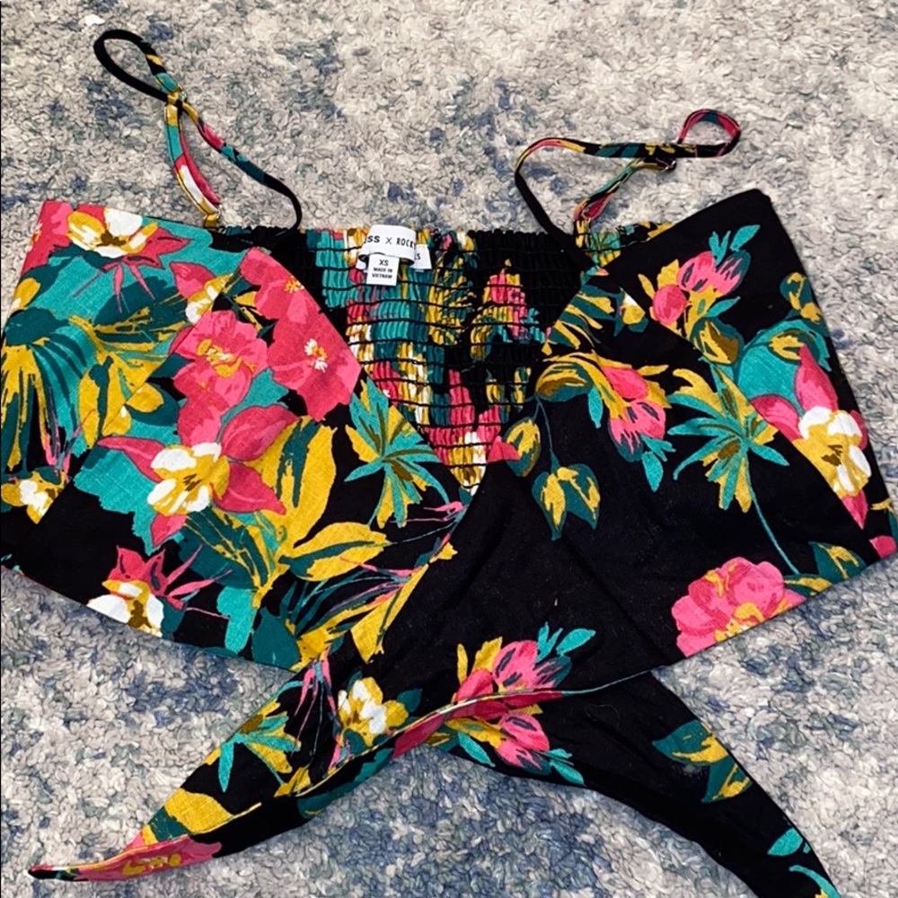 Top - Picture 3 of 3